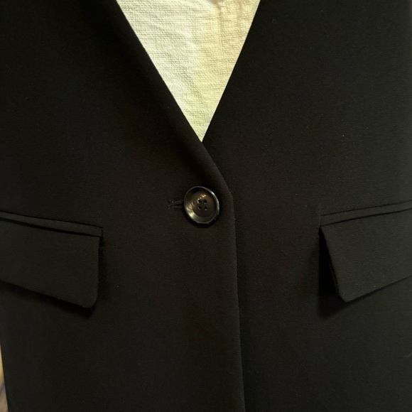 JONES NEW YORK BLACK FIGURE FLATTERING VEST OPEN SIDES IN EXCELLENT CONDITION - Picture 3 of 6